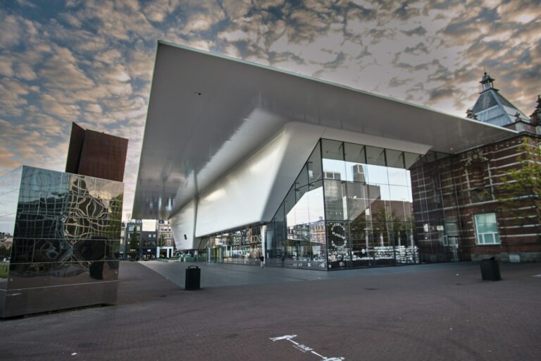 Stedelijk Museum Guided Tour: Modern Art in Amsterdam